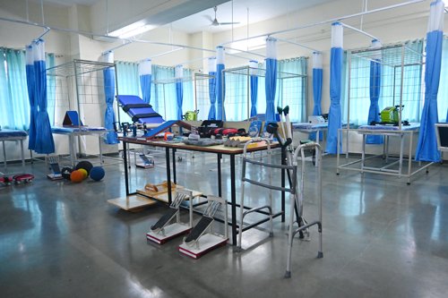 Therapeutic Gymnasium & Kinesiotherapy Lab